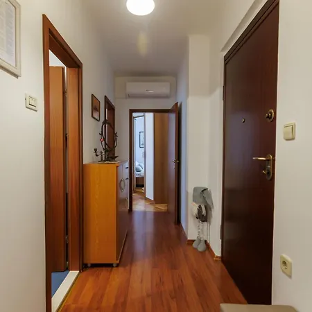 Cozy Nika * Спліт